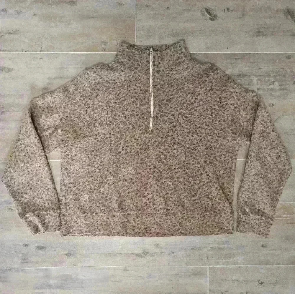 Monrow Women's Half Zip Sweatshirt - Picture 8 of 8